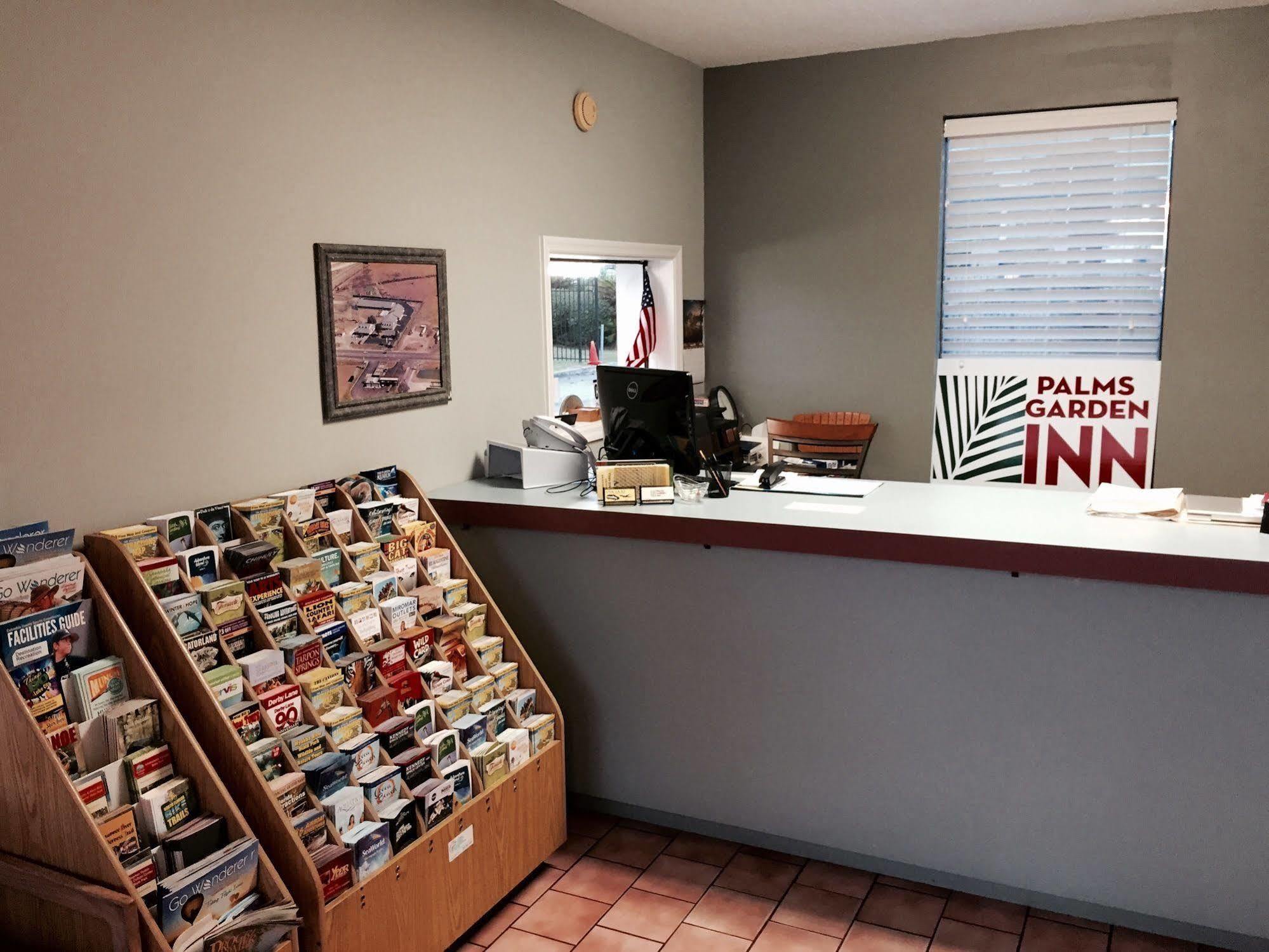Palms Garden Inn Ellisville Exterior photo