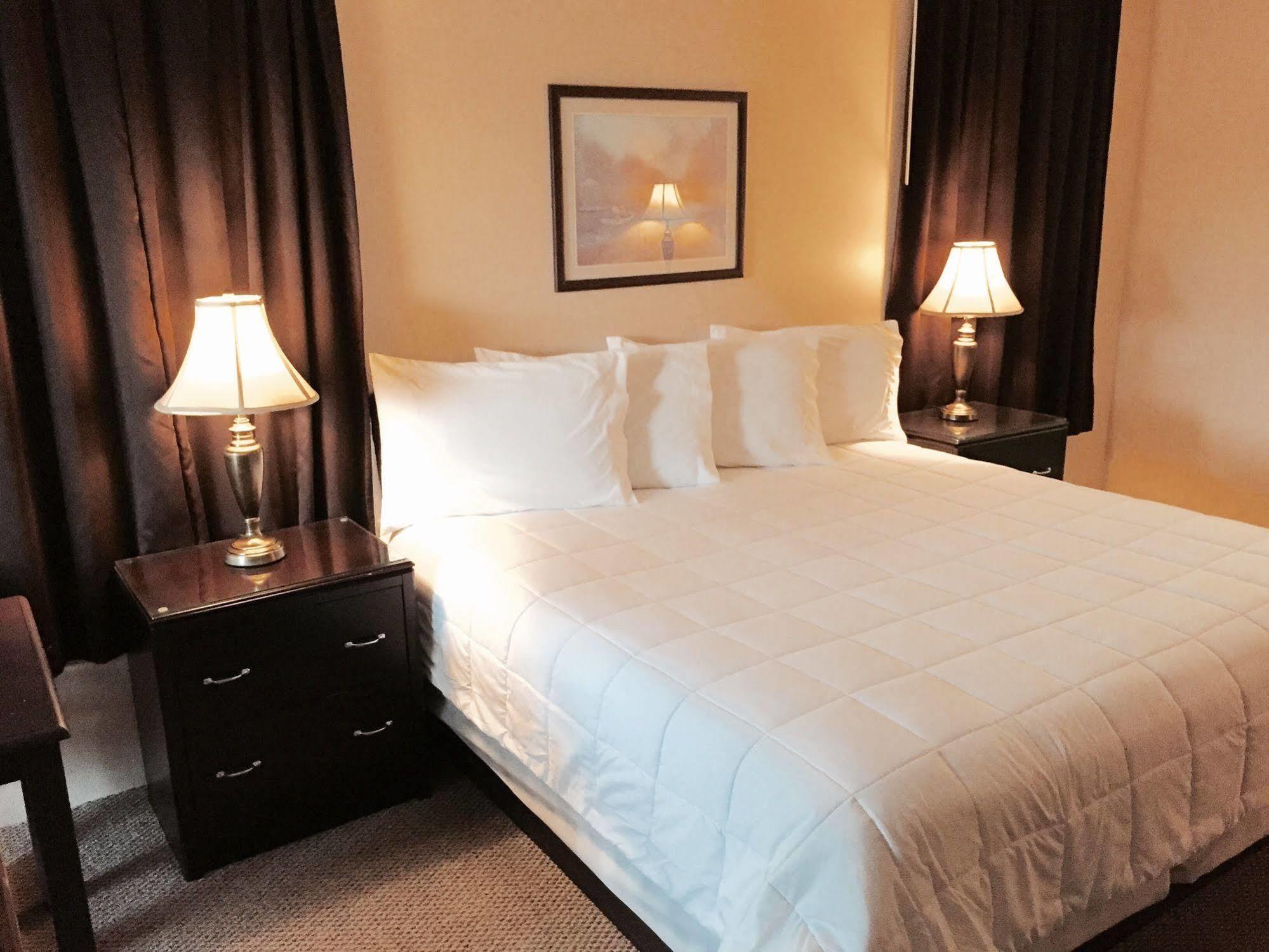 Palms Garden Inn Ellisville Exterior photo