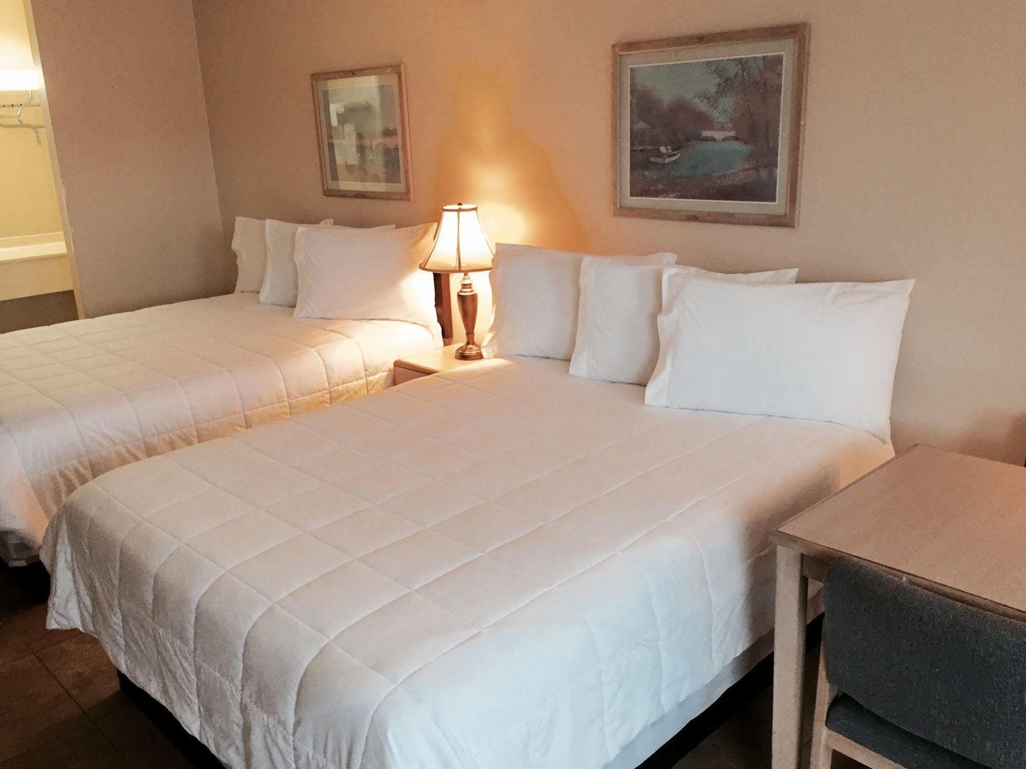 Palms Garden Inn Ellisville Exterior photo
