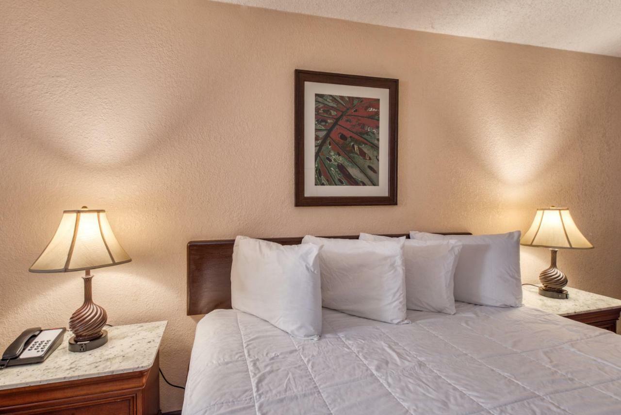 Palms Garden Inn Ellisville Exterior photo