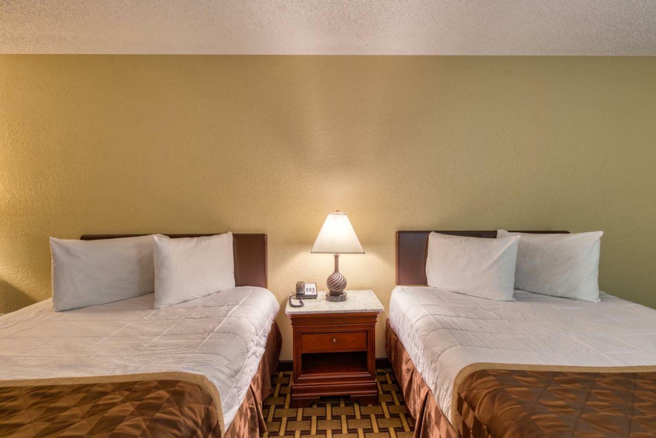 Palms Garden Inn Ellisville Exterior photo