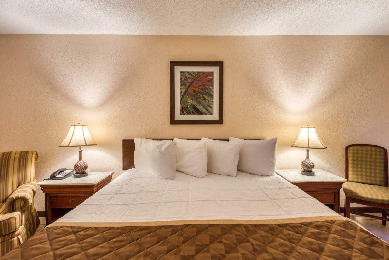 Palms Garden Inn Ellisville Exterior photo
