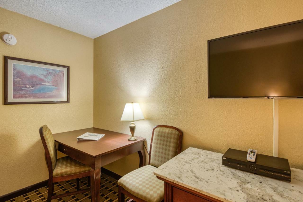 Palms Garden Inn Ellisville Exterior photo